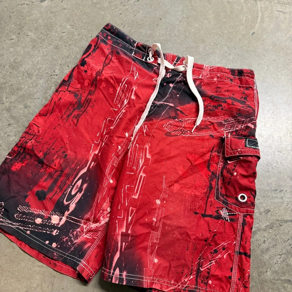 Oakley Board Shorts Mens 34 Red Black Abstract Graphic Swim Trunks Cargo Pocket